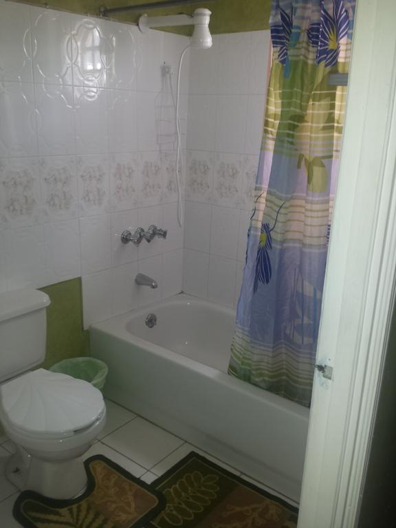 Impeccable Guest Rooms 2 Kingston Rom bilde