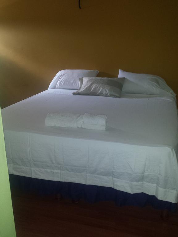 Impeccable Guest Rooms 2 Kingston Rom bilde